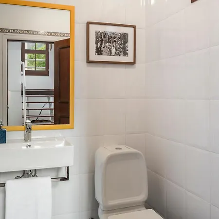 Nyaraló Casa Amarela Da Faja Da Areia By An Island