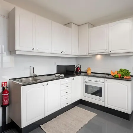 Casa Amarela Da Faja Da Areia By An Island *