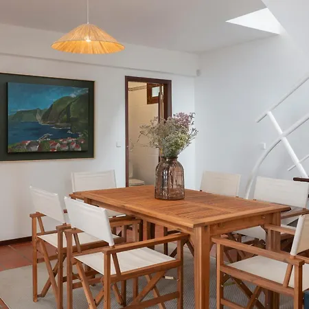 Casa Amarela Da Faja Da Areia By An Island *