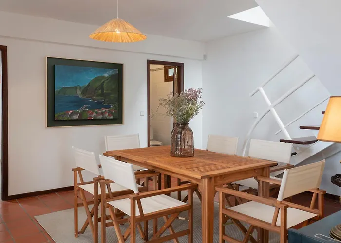 Casa Amarela Da Faja Da Areia By An Island *